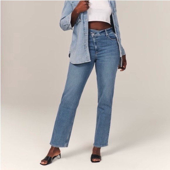 Abercrombie & Fitch Curve Love 90s Straight Jean Cross - Picture 1 of 7